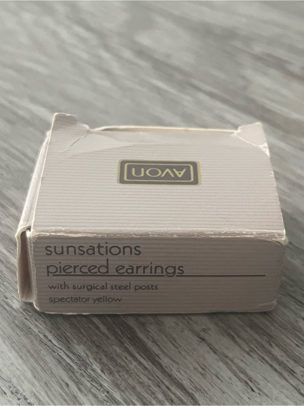 Vintage Avon Sunsations Lucite Earrings with Original Box | 1980s Fashion - Picture 3 of 9